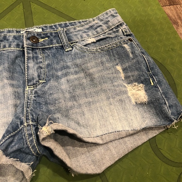 stitched y2k womens shorts. size M - Picture 2 of 5
